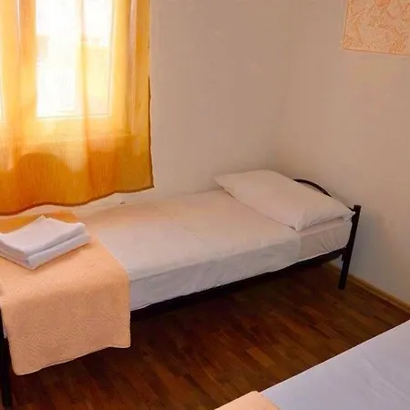 Lena Apartman *